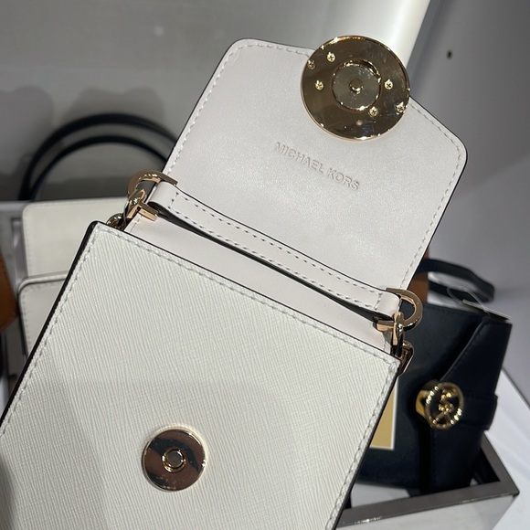 MICHAEL KORS CARMEN SMALL FAUX LEATHER PHONE CROSSBODY BAG - Picture 12 of 16